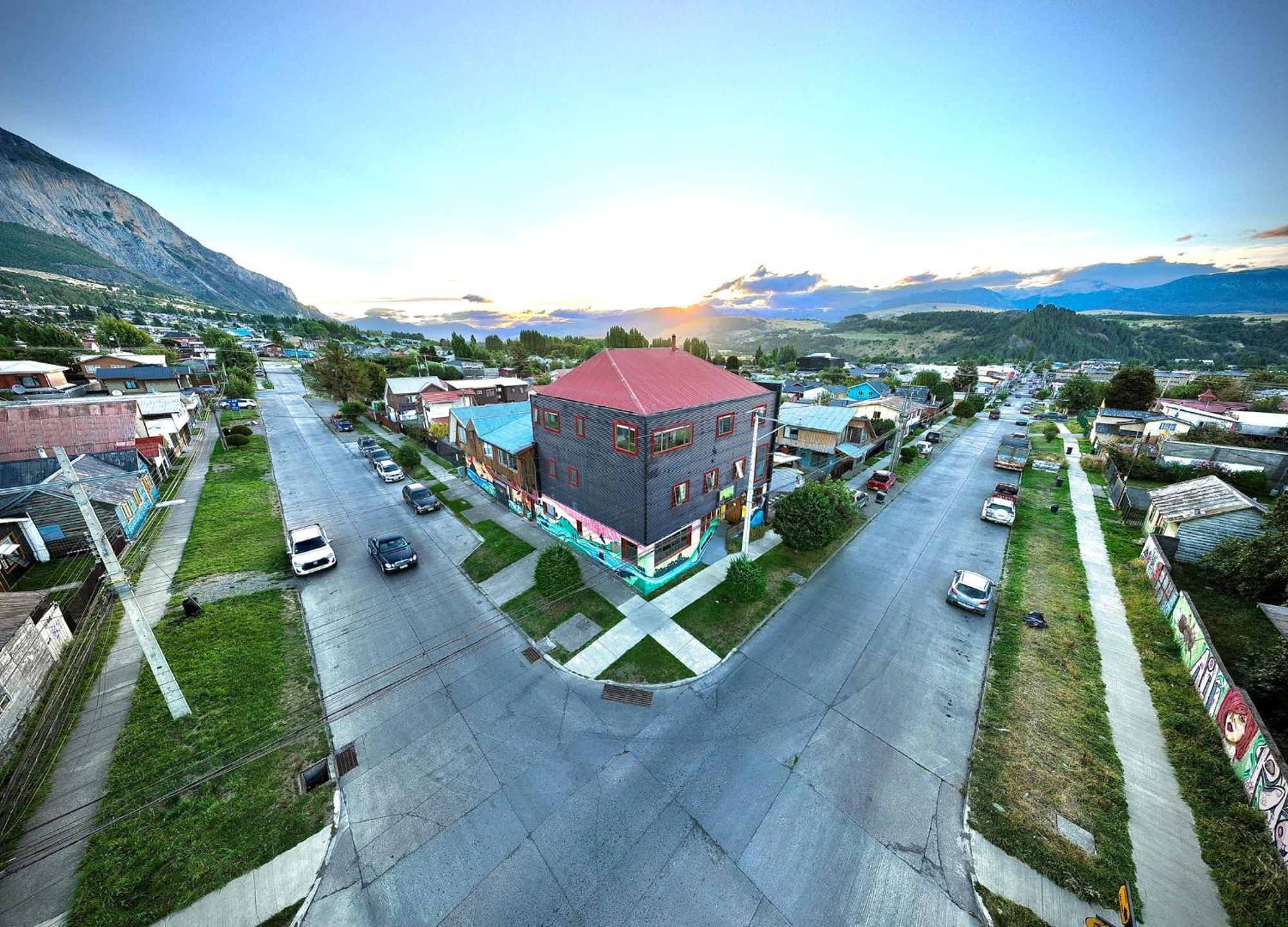 Hostal Esquina Patagonica Койайке Экстерьер фото